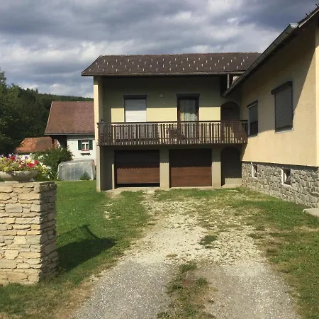 An Der Brücke Apartment *